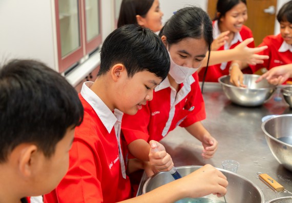 คณะวิทยาศาสตร์และเทคโนโลยี มหาวิทยาลัยราชภัฏกำแพงเพชร ร่วมกับกลุ่มสาระการเรียนรู้วิทยาศาสตร์และเทคโนโลยี โรงเรียนกำแพงเพชรพิทยาคม จัดกิจกรรมค่ายวิทยาศาสตร์นักเรียนห้องเรียนพิเศษวิทยาศาสตร์ ระดับชั้นมัธยมศึกษาปีที่ 2