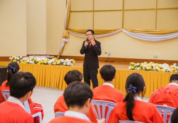 คณะวิทยาศาสตร์และเทคโนโลยี มหาวิทยาลัยราชภัฏกำแพงเพชร ร่วมกับกลุ่มสาระการเรียนรู้วิทยาศาสตร์และเทคโนโลยี โรงเรียนกำแพงเพชรพิทยาคม จัดกิจกรรมค่ายวิทยาศาสตร์นักเรียนห้องเรียนพิเศษวิทยาศาสตร์ ระดับชั้นมัธยมศึกษาปีที่ 2