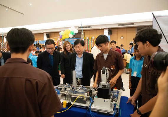 ภาพกิจกรรม  คณะวิทยาศาสตร์และเทคโนโลยี พิธีเปิดงานสัปดาห์วิทยาศาสตร์แห่งชาติ ส่วนภูมิภาค ประจำปี 2567