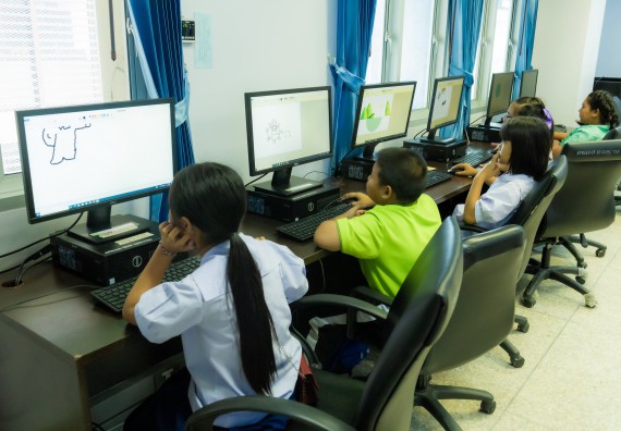 ภาพกิจกรรม  คณะวิทยาศาสตร์และเทคโนโลยี การแข่งขันวาดภาพด้วยโปรแกรม Paint งานสัปดาห์วิทยาศาสตร์แห่งชาติ ส่วนภูมิภาค ประจำปี 2567