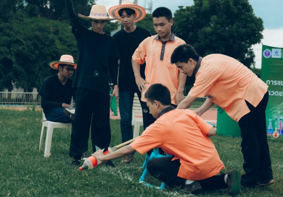 ภาพกิจกรรม  คณะวิทยาศาสตร์และเทคโนโลยี การแข่งขันจรวดขวดน้ำ งานสัปดาห์วิทยาศาสตร์แห่งชาติ ส่วนภูมิภาค ประจำปี 2567