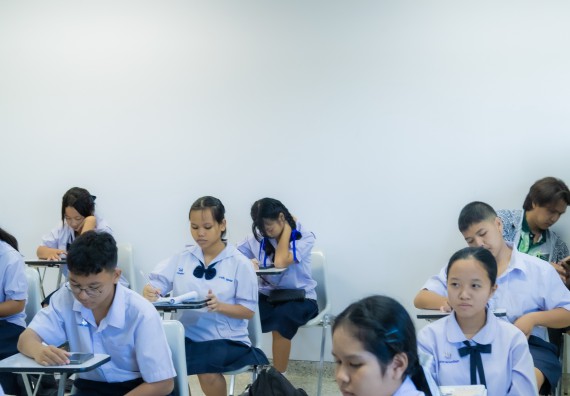 ภาพกิจกรรม  คณะวิทยาศาสตร์และเทคโนโลยี การแข่งขัน 180-IQ งานสัปดาห์วิทยาศาสตร์แห่งชาติ ส่วนภูมิภาค ประจำปี 2567