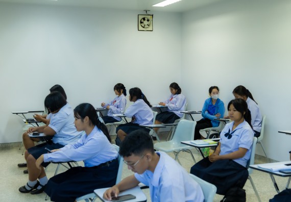 ภาพกิจกรรม  คณะวิทยาศาสตร์และเทคโนโลยี การแข่งขัน 180-IQ งานสัปดาห์วิทยาศาสตร์แห่งชาติ ส่วนภูมิภาค ประจำปี 2567