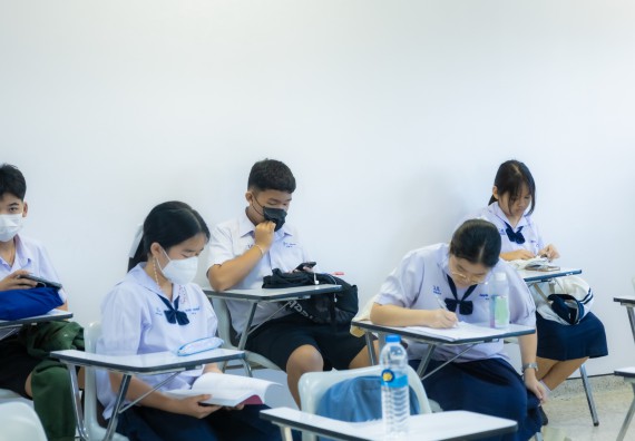 ภาพกิจกรรม  คณะวิทยาศาสตร์และเทคโนโลยี การแข่งขัน 180-IQ งานสัปดาห์วิทยาศาสตร์แห่งชาติ ส่วนภูมิภาค ประจำปี 2567