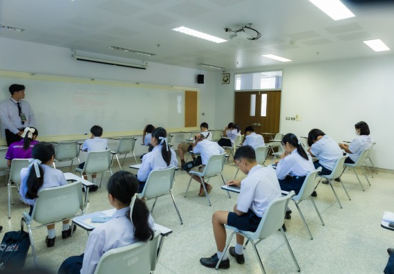 ภาพกิจกรรม  คณะวิทยาศาสตร์และเทคโนโลยี การแข่งขัน 180-IQ งานสัปดาห์วิทยาศาสตร์แห่งชาติ ส่วนภูมิภาค ประจำปี 2567