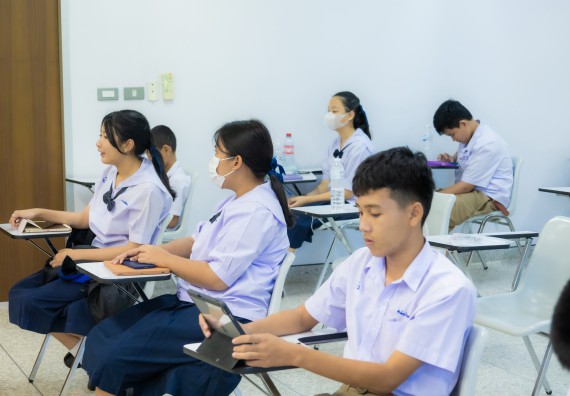 ภาพกิจกรรม  คณะวิทยาศาสตร์และเทคโนโลยี การแข่งขัน 180-IQ งานสัปดาห์วิทยาศาสตร์แห่งชาติ ส่วนภูมิภาค ประจำปี 2567