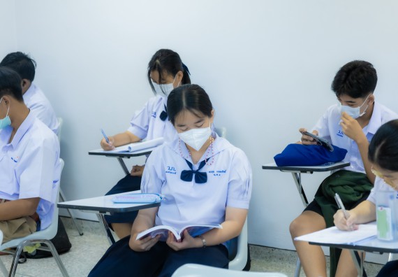 ภาพกิจกรรม  คณะวิทยาศาสตร์และเทคโนโลยี การแข่งขัน 180-IQ งานสัปดาห์วิทยาศาสตร์แห่งชาติ ส่วนภูมิภาค ประจำปี 2567