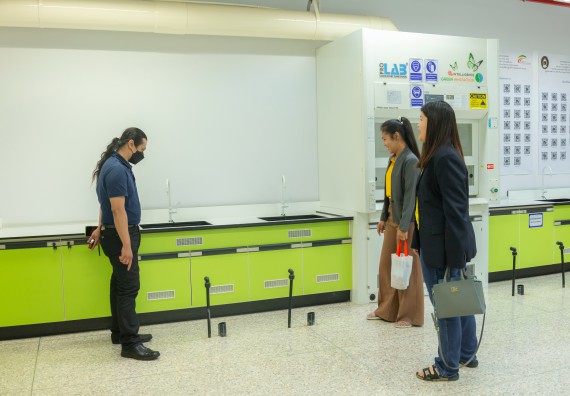 ภาพกิจกรรม  โปรแกรมวิชาเคมี คณะวิทยาศาสตร์และเทคโนโลยี มหาวิทยาลัยราชภัฏกำแพงเพชร รับการตรวจประเมินและรับรองห้องปฏิบัติการปลอดภัยในรูปแบบ Peer Evaluation