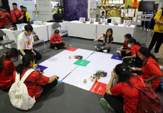 ภาพกิจกรรม  คณะวิทยาศาสตร์และเทคโนโลยี  จัดกิจกรรมศึกษาดูงานมหากรรมวิทยาศาสตร์และเทคโนโลยีแห่งชาติ ประจำปี 2567