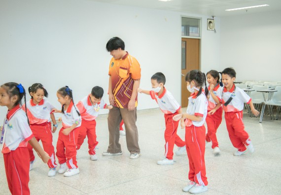 ภาพกิจกรรม  คณะวิทยาศาสตร์และเทคโนโลยี มหาวิทยาลัยราชภัฏกำแพงเพชร ร่วมกับโรงเรียนอนุบาลกำแพงเพชร จัดโครงการฝึกทักษะเพื่อพัฒนาอัจฉริยภาพวิทยาศาสตร์ กิจกรรมค่าย STEM ศึกษา