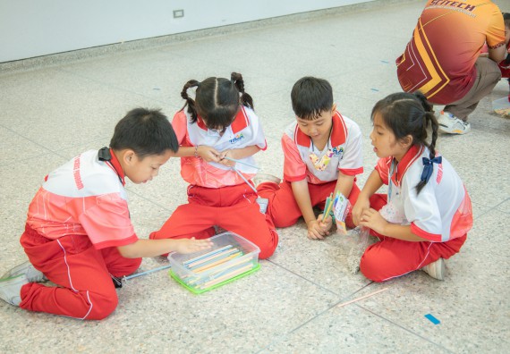 ภาพกิจกรรม  คณะวิทยาศาสตร์และเทคโนโลยี มหาวิทยาลัยราชภัฏกำแพงเพชร ร่วมกับโรงเรียนอนุบาลกำแพงเพชร จัดโครงการฝึกทักษะเพื่อพัฒนาอัจฉริยภาพวิทยาศาสตร์ กิจกรรมค่าย STEM ศึกษา