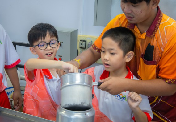 ภาพกิจกรรม  คณะวิทยาศาสตร์และเทคโนโลยี มหาวิทยาลัยราชภัฏกำแพงเพชร ร่วมกับโรงเรียนอนุบาลกำแพงเพชร จัดโครงการฝึกทักษะเพื่อพัฒนาอัจฉริยภาพวิทยาศาสตร์ กิจกรรมค่าย STEM ศึกษา