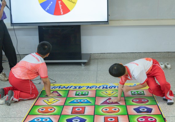 ภาพกิจกรรม  คณะวิทยาศาสตร์และเทคโนโลยี มหาวิทยาลัยราชภัฏกำแพงเพชร ร่วมกับโรงเรียนอนุบาลกำแพงเพชร จัดโครงการฝึกทักษะเพื่อพัฒนาอัจฉริยภาพวิทยาศาสตร์ กิจกรรมค่าย STEM ศึกษา