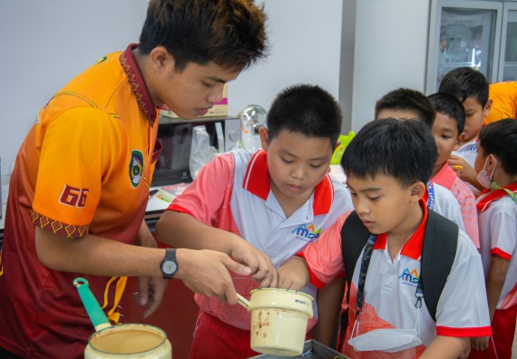 ภาพกิจกรรม  คณะวิทยาศาสตร์และเทคโนโลยี มหาวิทยาลัยราชภัฏกำแพงเพชร ร่วมกับโรงเรียนอนุบาลกำแพงเพชร จัดโครงการฝึกทักษะเพื่อพัฒนาอัจฉริยภาพวิทยาศาสตร์ กิจกรรมค่าย STEM ศึกษา