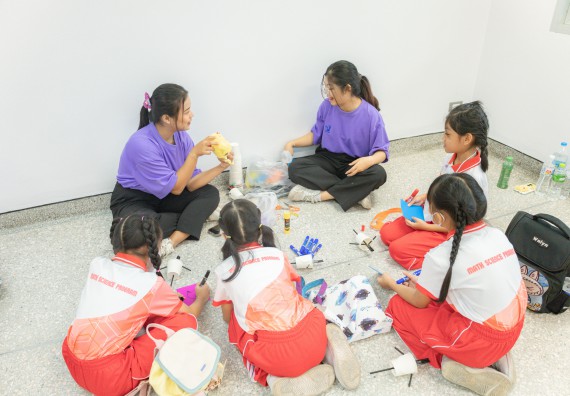 ภาพกิจกรรม  คณะวิทยาศาสตร์และเทคโนโลยี มหาวิทยาลัยราชภัฏกำแพงเพชร ร่วมกับโรงเรียนอนุบาลกำแพงเพชร จัดโครงการฝึกทักษะเพื่อพัฒนาอัจฉริยภาพวิทยาศาสตร์ กิจกรรมค่าย STEM ศึกษา