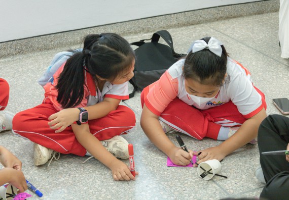 ภาพกิจกรรม  คณะวิทยาศาสตร์และเทคโนโลยี มหาวิทยาลัยราชภัฏกำแพงเพชร ร่วมกับโรงเรียนอนุบาลกำแพงเพชร จัดโครงการฝึกทักษะเพื่อพัฒนาอัจฉริยภาพวิทยาศาสตร์ กิจกรรมค่าย STEM ศึกษา