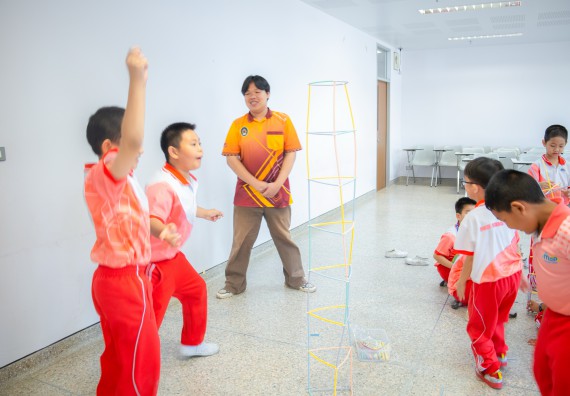 ภาพกิจกรรม  คณะวิทยาศาสตร์และเทคโนโลยี มหาวิทยาลัยราชภัฏกำแพงเพชร ร่วมกับโรงเรียนอนุบาลกำแพงเพชร จัดโครงการฝึกทักษะเพื่อพัฒนาอัจฉริยภาพวิทยาศาสตร์ กิจกรรมค่าย STEM ศึกษา