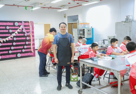 ภาพกิจกรรม  คณะวิทยาศาสตร์และเทคโนโลยี มหาวิทยาลัยราชภัฏกำแพงเพชร ร่วมกับโรงเรียนอนุบาลกำแพงเพชร จัดโครงการฝึกทักษะเพื่อพัฒนาอัจฉริยภาพวิทยาศาสตร์ กิจกรรมค่าย STEM ศึกษา