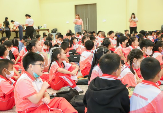 ภาพกิจกรรม  คณะวิทยาศาสตร์และเทคโนโลยี มหาวิทยาลัยราชภัฏกำแพงเพชร ร่วมกับโรงเรียนอนุบาลกำแพงเพชร จัดโครงการฝึกทักษะเพื่อพัฒนาอัจฉริยภาพวิทยาศาสตร์ กิจกรรมค่าย STEM ศึกษา