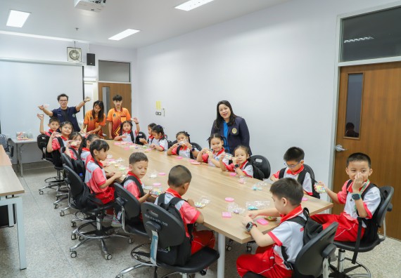 ภาพกิจกรรม  คณะวิทยาศาสตร์และเทคโนโลยี มหาวิทยาลัยราชภัฏกำแพงเพชร ร่วมกับโรงเรียนอนุบาลกำแพงเพชร จัดโครงการฝึกทักษะเพื่อพัฒนาอัจฉริยภาพวิทยาศาสตร์ กิจกรรมค่าย STEM ศึกษา