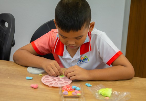 ภาพกิจกรรม  คณะวิทยาศาสตร์และเทคโนโลยี มหาวิทยาลัยราชภัฏกำแพงเพชร ร่วมกับโรงเรียนอนุบาลกำแพงเพชร จัดโครงการฝึกทักษะเพื่อพัฒนาอัจฉริยภาพวิทยาศาสตร์ กิจกรรมค่าย STEM ศึกษา