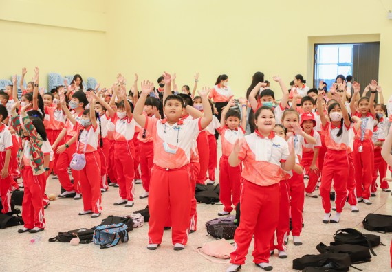 ภาพกิจกรรม  คณะวิทยาศาสตร์และเทคโนโลยี มหาวิทยาลัยราชภัฏกำแพงเพชร ร่วมกับโรงเรียนอนุบาลกำแพงเพชร จัดโครงการฝึกทักษะเพื่อพัฒนาอัจฉริยภาพวิทยาศาสตร์ กิจกรรมค่าย STEM ศึกษา