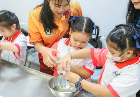 ภาพกิจกรรม  คณะวิทยาศาสตร์และเทคโนโลยี มหาวิทยาลัยราชภัฏกำแพงเพชร ร่วมกับโรงเรียนอนุบาลกำแพงเพชร จัดโครงการฝึกทักษะเพื่อพัฒนาอัจฉริยภาพวิทยาศาสตร์ กิจกรรมค่าย STEM ศึกษา