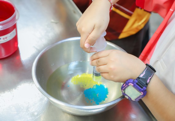 ภาพกิจกรรม  คณะวิทยาศาสตร์และเทคโนโลยี มหาวิทยาลัยราชภัฏกำแพงเพชร ร่วมกับโรงเรียนอนุบาลกำแพงเพชร จัดโครงการฝึกทักษะเพื่อพัฒนาอัจฉริยภาพวิทยาศาสตร์ กิจกรรมค่าย STEM ศึกษา