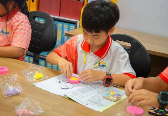 ภาพกิจกรรม  คณะวิทยาศาสตร์และเทคโนโลยี มหาวิทยาลัยราชภัฏกำแพงเพชร ร่วมกับโรงเรียนอนุบาลกำแพงเพชร จัดโครงการฝึกทักษะเพื่อพัฒนาอัจฉริยภาพวิทยาศาสตร์ กิจกรรมค่าย STEM ศึกษา