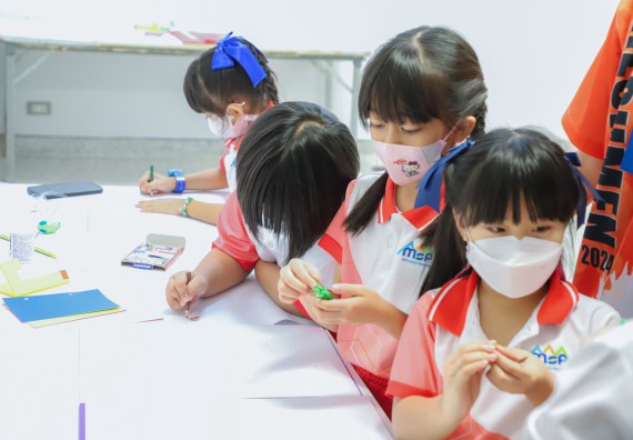 ภาพกิจกรรม  คณะวิทยาศาสตร์และเทคโนโลยี มหาวิทยาลัยราชภัฏกำแพงเพชร ร่วมกับโรงเรียนอนุบาลกำแพงเพชร จัดโครงการฝึกทักษะเพื่อพัฒนาอัจฉริยภาพวิทยาศาสตร์ กิจกรรมค่าย STEM ศึกษา