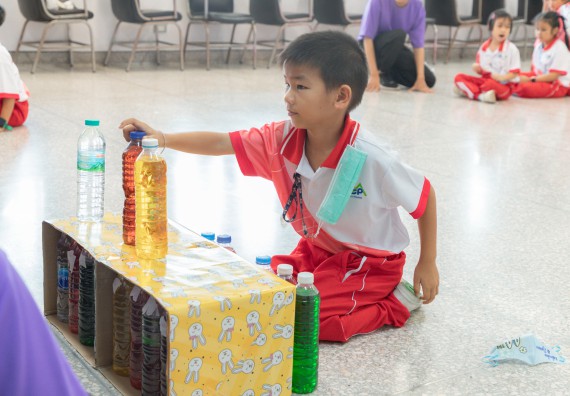 ภาพกิจกรรม  คณะวิทยาศาสตร์และเทคโนโลยี มหาวิทยาลัยราชภัฏกำแพงเพชร ร่วมกับโรงเรียนอนุบาลกำแพงเพชร จัดโครงการฝึกทักษะเพื่อพัฒนาอัจฉริยภาพวิทยาศาสตร์ กิจกรรมค่าย STEM ศึกษา