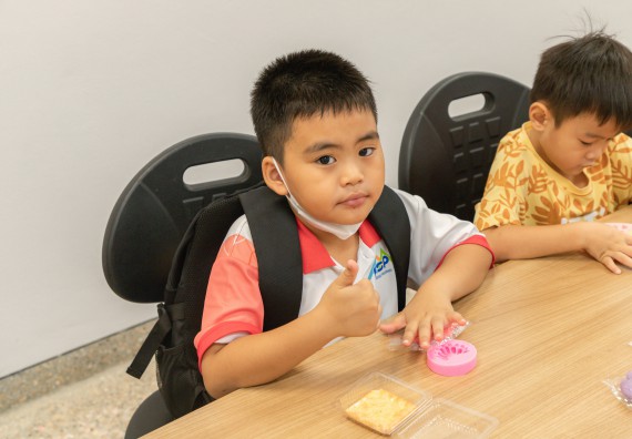 ภาพกิจกรรม  คณะวิทยาศาสตร์และเทคโนโลยี มหาวิทยาลัยราชภัฏกำแพงเพชร ร่วมกับโรงเรียนอนุบาลกำแพงเพชร จัดโครงการฝึกทักษะเพื่อพัฒนาอัจฉริยภาพวิทยาศาสตร์ กิจกรรมค่าย STEM ศึกษา