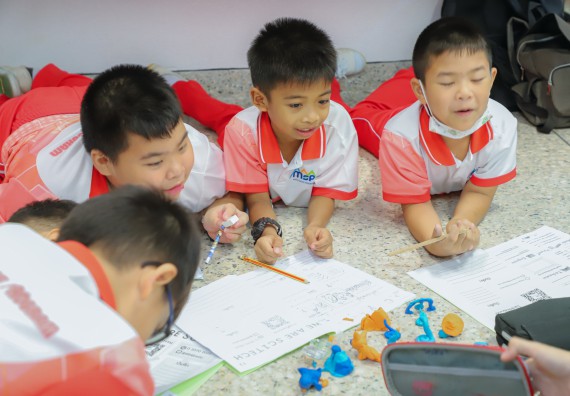 ภาพกิจกรรม  คณะวิทยาศาสตร์และเทคโนโลยี มหาวิทยาลัยราชภัฏกำแพงเพชร ร่วมกับโรงเรียนอนุบาลกำแพงเพชร จัดโครงการฝึกทักษะเพื่อพัฒนาอัจฉริยภาพวิทยาศาสตร์ กิจกรรมค่าย STEM ศึกษา