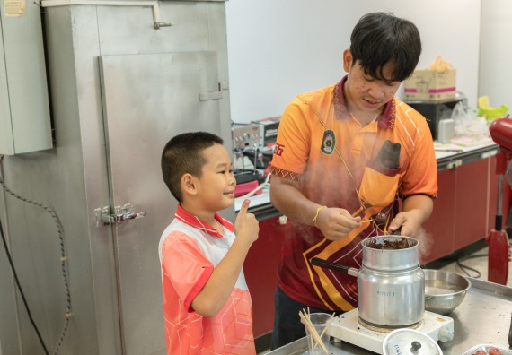 ภาพกิจกรรม  คณะวิทยาศาสตร์และเทคโนโลยี มหาวิทยาลัยราชภัฏกำแพงเพชร ร่วมกับโรงเรียนอนุบาลกำแพงเพชร จัดโครงการฝึกทักษะเพื่อพัฒนาอัจฉริยภาพวิทยาศาสตร์ กิจกรรมค่าย STEM ศึกษา