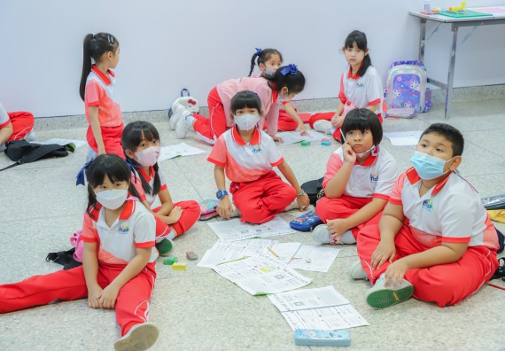 ภาพกิจกรรม  คณะวิทยาศาสตร์และเทคโนโลยี มหาวิทยาลัยราชภัฏกำแพงเพชร ร่วมกับโรงเรียนอนุบาลกำแพงเพชร จัดโครงการฝึกทักษะเพื่อพัฒนาอัจฉริยภาพวิทยาศาสตร์ กิจกรรมค่าย STEM ศึกษา