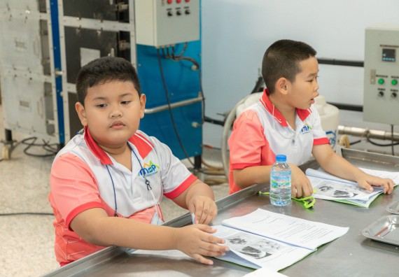 ภาพกิจกรรม  คณะวิทยาศาสตร์และเทคโนโลยี มหาวิทยาลัยราชภัฏกำแพงเพชร ร่วมกับโรงเรียนอนุบาลกำแพงเพชร จัดโครงการฝึกทักษะเพื่อพัฒนาอัจฉริยภาพวิทยาศาสตร์ กิจกรรมค่าย STEM ศึกษา