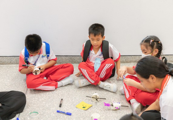 ภาพกิจกรรม  คณะวิทยาศาสตร์และเทคโนโลยี มหาวิทยาลัยราชภัฏกำแพงเพชร ร่วมกับโรงเรียนอนุบาลกำแพงเพชร จัดโครงการฝึกทักษะเพื่อพัฒนาอัจฉริยภาพวิทยาศาสตร์ กิจกรรมค่าย STEM ศึกษา