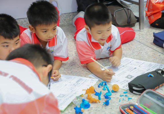 ภาพกิจกรรม  คณะวิทยาศาสตร์และเทคโนโลยี มหาวิทยาลัยราชภัฏกำแพงเพชร ร่วมกับโรงเรียนอนุบาลกำแพงเพชร จัดโครงการฝึกทักษะเพื่อพัฒนาอัจฉริยภาพวิทยาศาสตร์ กิจกรรมค่าย STEM ศึกษา