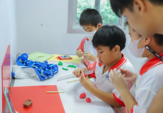 ภาพกิจกรรม  คณะวิทยาศาสตร์และเทคโนโลยี มหาวิทยาลัยราชภัฏกำแพงเพชร ร่วมกับโรงเรียนอนุบาลกำแพงเพชร จัดโครงการฝึกทักษะเพื่อพัฒนาอัจฉริยภาพวิทยาศาสตร์ กิจกรรมค่าย STEM ศึกษา