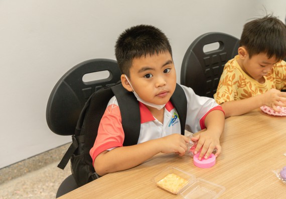 ภาพกิจกรรม  คณะวิทยาศาสตร์และเทคโนโลยี มหาวิทยาลัยราชภัฏกำแพงเพชร ร่วมกับโรงเรียนอนุบาลกำแพงเพชร จัดโครงการฝึกทักษะเพื่อพัฒนาอัจฉริยภาพวิทยาศาสตร์ กิจกรรมค่าย STEM ศึกษา