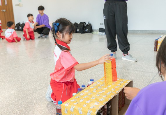 ภาพกิจกรรม  คณะวิทยาศาสตร์และเทคโนโลยี มหาวิทยาลัยราชภัฏกำแพงเพชร ร่วมกับโรงเรียนอนุบาลกำแพงเพชร จัดโครงการฝึกทักษะเพื่อพัฒนาอัจฉริยภาพวิทยาศาสตร์ กิจกรรมค่าย STEM ศึกษา