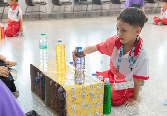 ภาพกิจกรรม  คณะวิทยาศาสตร์และเทคโนโลยี มหาวิทยาลัยราชภัฏกำแพงเพชร ร่วมกับโรงเรียนอนุบาลกำแพงเพชร จัดโครงการฝึกทักษะเพื่อพัฒนาอัจฉริยภาพวิทยาศาสตร์ กิจกรรมค่าย STEM ศึกษา