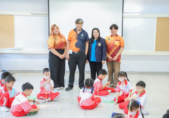 ภาพกิจกรรม  คณะวิทยาศาสตร์และเทคโนโลยี มหาวิทยาลัยราชภัฏกำแพงเพชร ร่วมกับโรงเรียนอนุบาลกำแพงเพชร จัดโครงการฝึกทักษะเพื่อพัฒนาอัจฉริยภาพวิทยาศาสตร์ กิจกรรมค่าย STEM ศึกษา