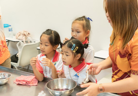 ภาพกิจกรรม  คณะวิทยาศาสตร์และเทคโนโลยี มหาวิทยาลัยราชภัฏกำแพงเพชร ร่วมกับโรงเรียนอนุบาลกำแพงเพชร จัดโครงการฝึกทักษะเพื่อพัฒนาอัจฉริยภาพวิทยาศาสตร์ กิจกรรมค่าย STEM ศึกษา