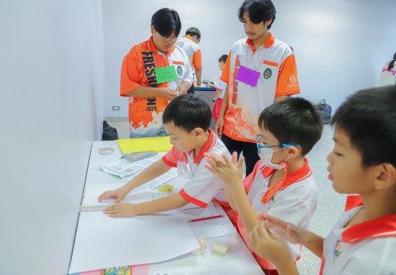 ภาพกิจกรรม  คณะวิทยาศาสตร์และเทคโนโลยี มหาวิทยาลัยราชภัฏกำแพงเพชร ร่วมกับโรงเรียนอนุบาลกำแพงเพชร จัดโครงการฝึกทักษะเพื่อพัฒนาอัจฉริยภาพวิทยาศาสตร์ กิจกรรมค่าย STEM ศึกษา