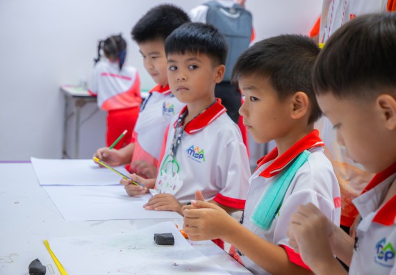 ภาพกิจกรรม  คณะวิทยาศาสตร์และเทคโนโลยี มหาวิทยาลัยราชภัฏกำแพงเพชร ร่วมกับโรงเรียนอนุบาลกำแพงเพชร จัดโครงการฝึกทักษะเพื่อพัฒนาอัจฉริยภาพวิทยาศาสตร์ กิจกรรมค่าย STEM ศึกษา