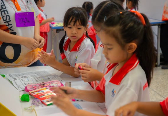 ภาพกิจกรรม  คณะวิทยาศาสตร์และเทคโนโลยี มหาวิทยาลัยราชภัฏกำแพงเพชร ร่วมกับโรงเรียนอนุบาลกำแพงเพชร จัดโครงการฝึกทักษะเพื่อพัฒนาอัจฉริยภาพวิทยาศาสตร์ กิจกรรมค่าย STEM ศึกษา