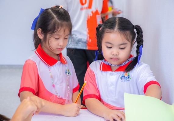 ภาพกิจกรรม  คณะวิทยาศาสตร์และเทคโนโลยี มหาวิทยาลัยราชภัฏกำแพงเพชร ร่วมกับโรงเรียนอนุบาลกำแพงเพชร จัดโครงการฝึกทักษะเพื่อพัฒนาอัจฉริยภาพวิทยาศาสตร์ กิจกรรมค่าย STEM ศึกษา