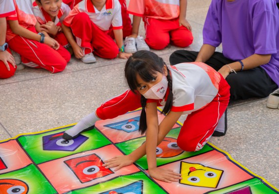 ภาพกิจกรรม  คณะวิทยาศาสตร์และเทคโนโลยี มหาวิทยาลัยราชภัฏกำแพงเพชร ร่วมกับโรงเรียนอนุบาลกำแพงเพชร จัดโครงการฝึกทักษะเพื่อพัฒนาอัจฉริยภาพวิทยาศาสตร์ กิจกรรมค่าย STEM ศึกษา