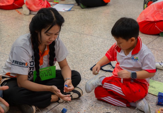 ภาพกิจกรรม  คณะวิทยาศาสตร์และเทคโนโลยี มหาวิทยาลัยราชภัฏกำแพงเพชร ร่วมกับโรงเรียนอนุบาลกำแพงเพชร จัดโครงการฝึกทักษะเพื่อพัฒนาอัจฉริยภาพวิทยาศาสตร์ กิจกรรมค่าย STEM ศึกษา